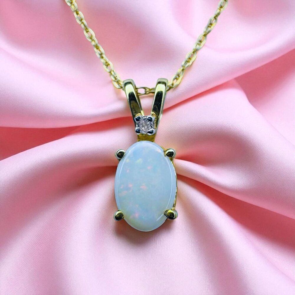 VINTAGE- 10K Gold -Natural Australian Opal & Diamond Necklace 18" -White Opal-1g
